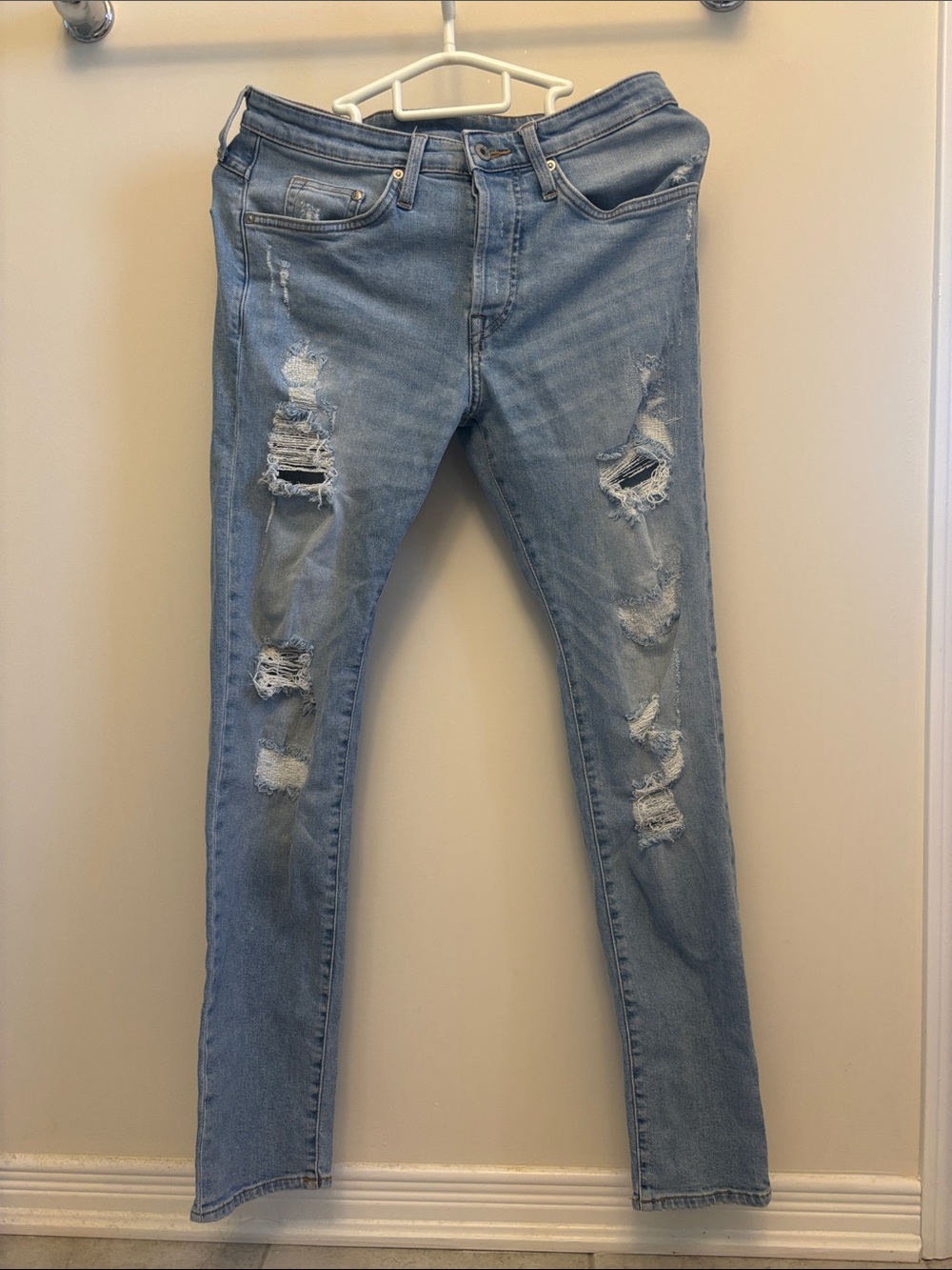 Men's Light Blue Ripped Skinny Jeans